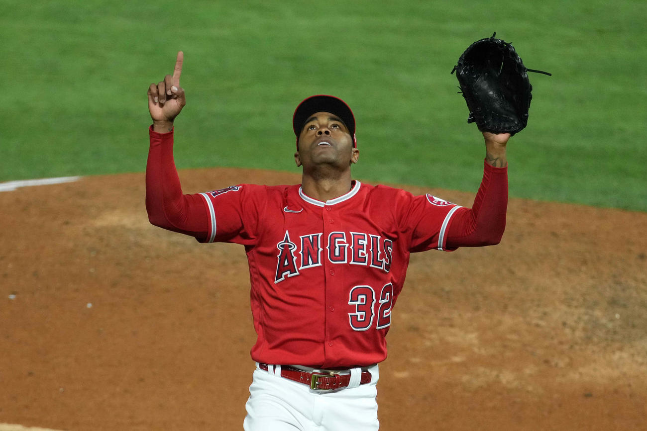 好救援で大谷の2勝目をアシストしたイグレシアス（ロイター）