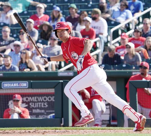 レッズ秋山翔吾9回守備から途中出場 10回打席も走者けん制死でチェンジ mlb写真ニュース 日刊スポーツ