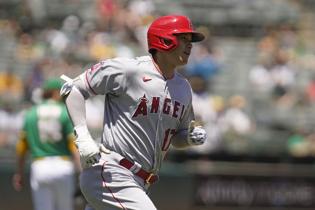 2回、19号ソロを放った大谷（AP）