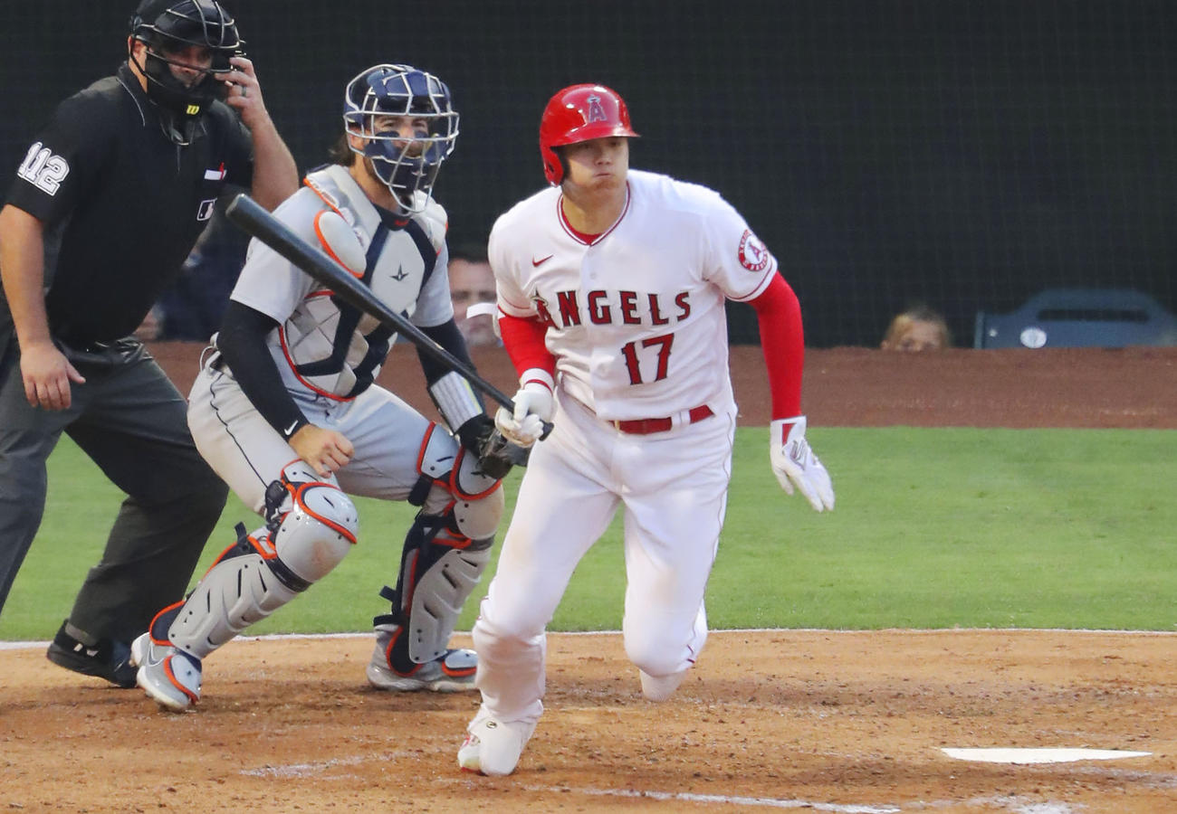 タイガース戦の3回、一ゴロに倒れたエンゼルス・大谷＝アナハイム（共同）