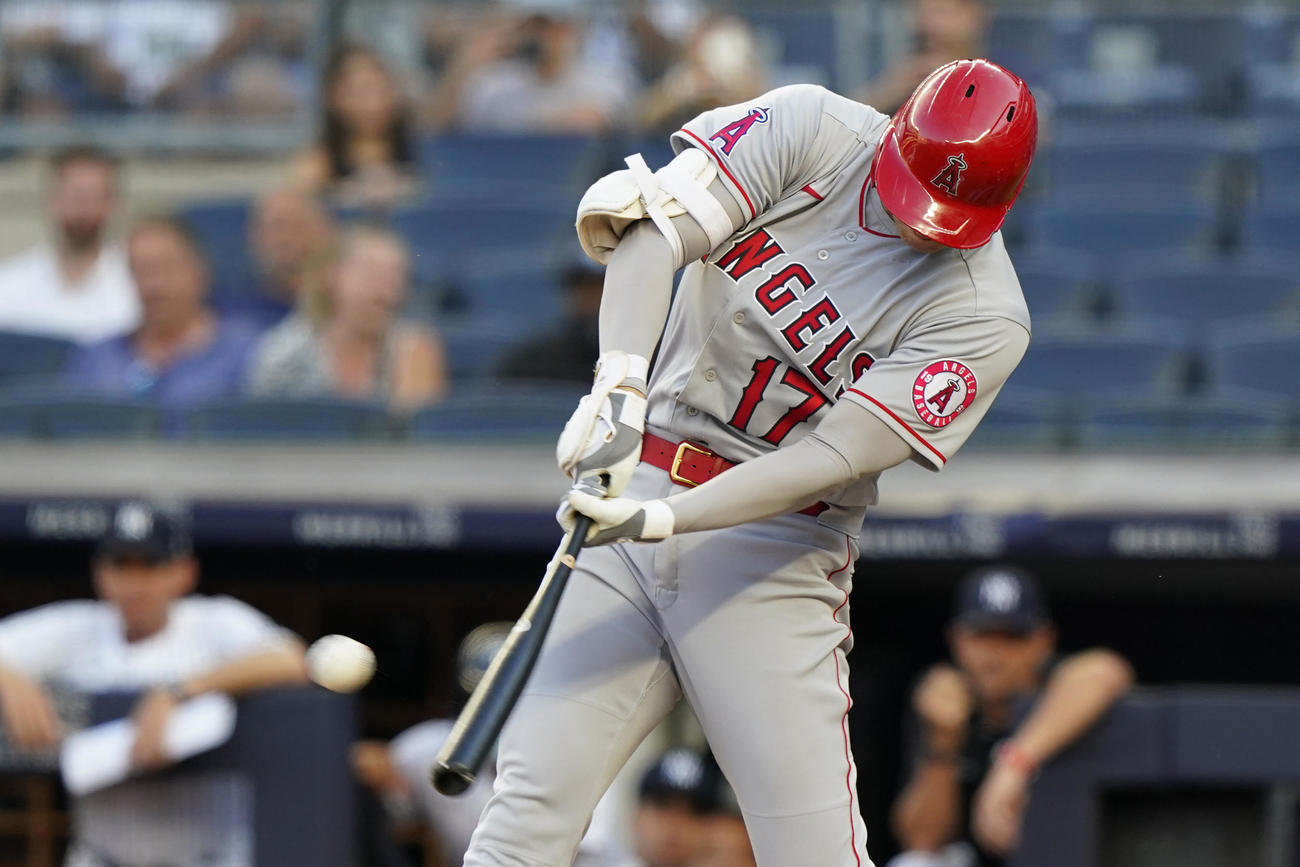 1回、26号先制ソロを放つ大谷（AP）