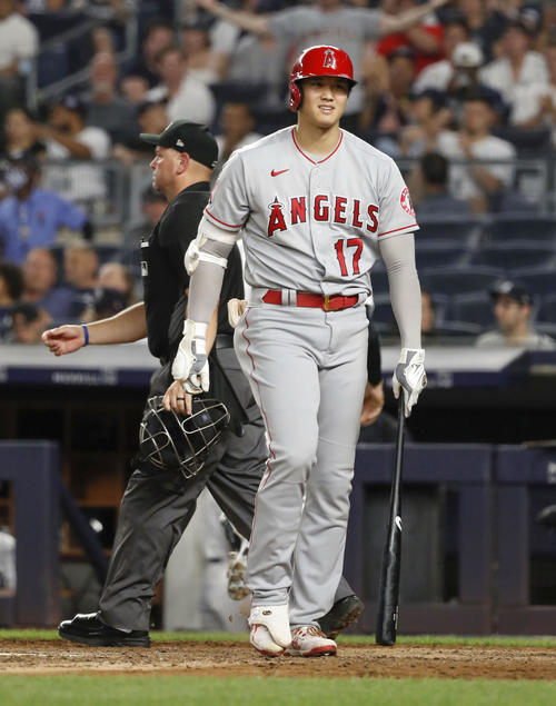 ヤンキース戦の6回、見逃し三振に倒れたエンゼルス大谷（共同）