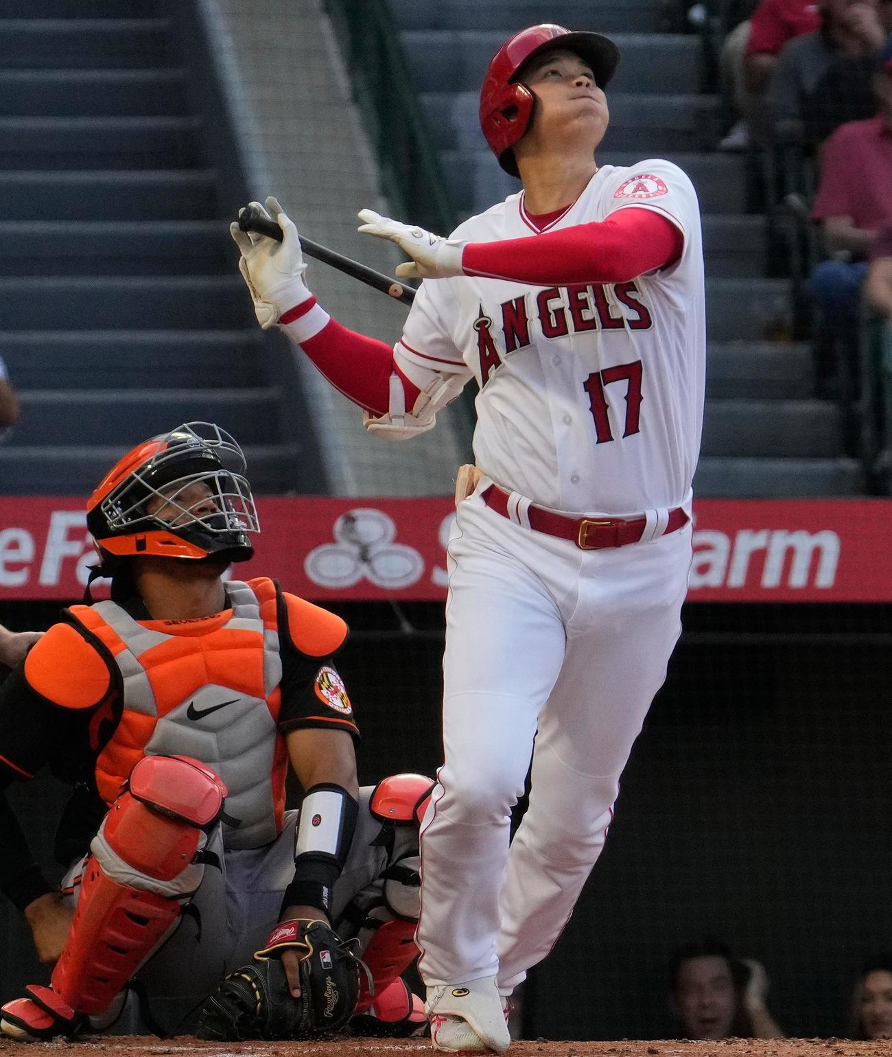 1回、二飛に倒れるエンゼルス大谷（USA　TODAY＝ロイター）