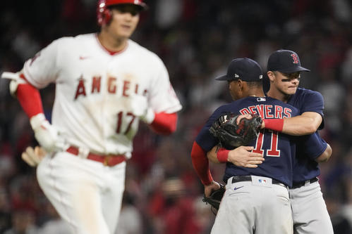 9回、最後の打者となった大谷（AP）
