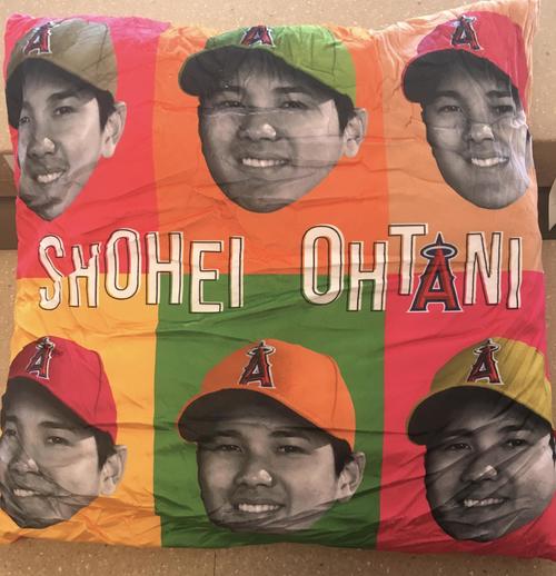 来場者に先着で配布された大谷ピロー（枕）