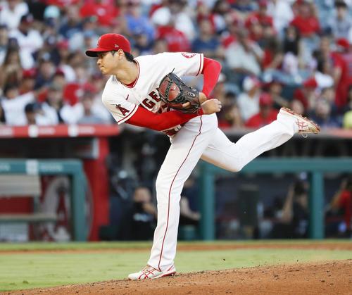 レッドソックス戦に先発登板し、7回2失点で4勝目を挙げたエンゼルス・大谷＝アナハイム（共同）