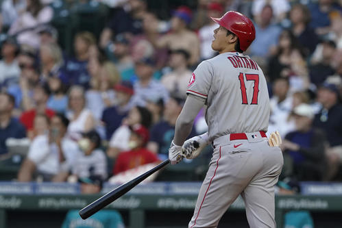3回、33号を放った大谷(AP)