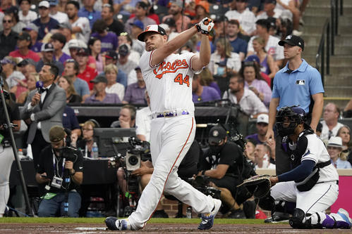 決勝ラウンド進出を決めたマンシーニ（AP）
