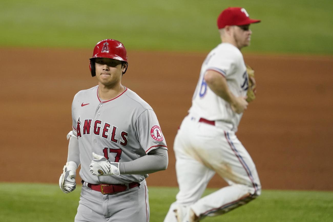 5回、二ゴロに倒れた大谷（AP）