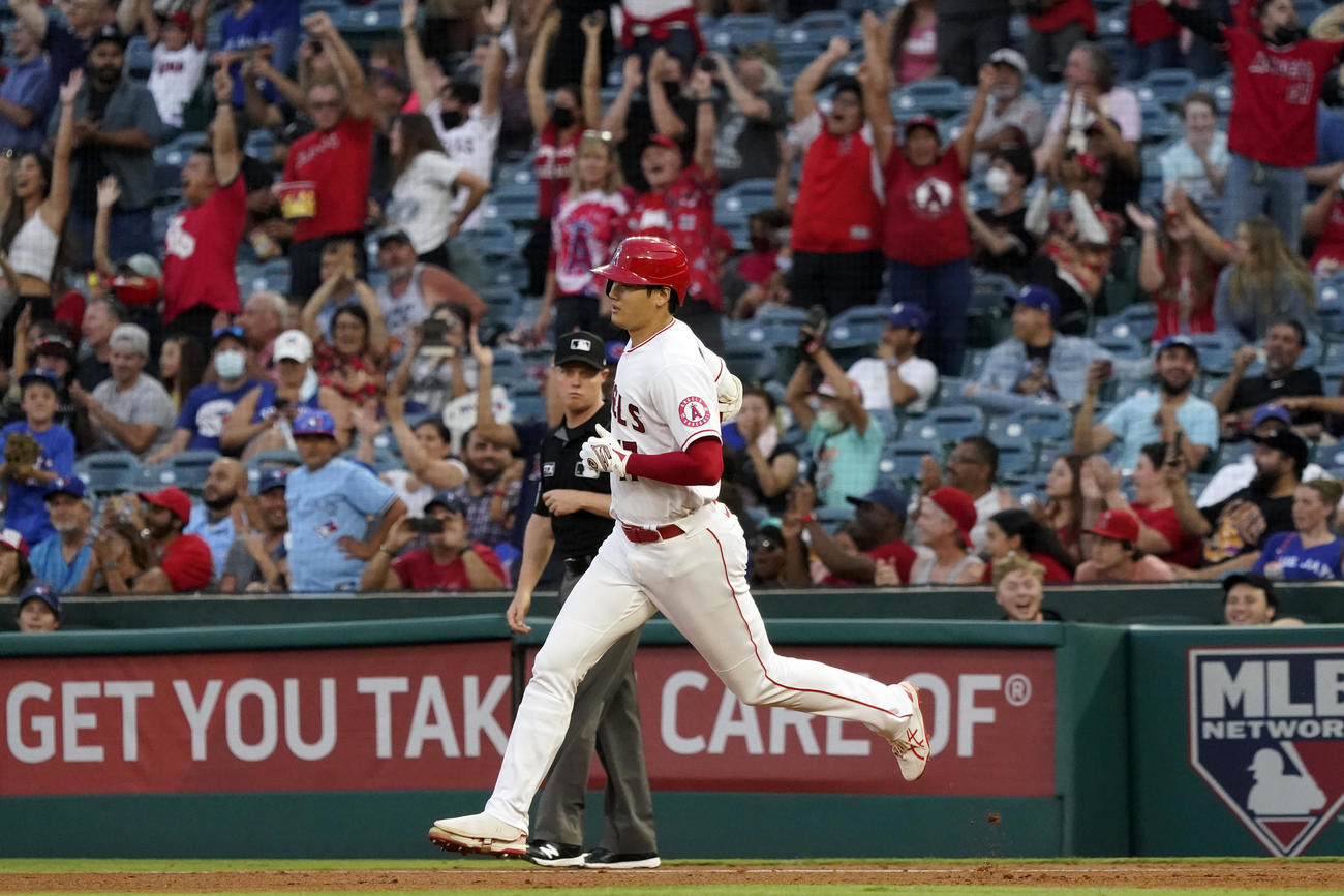 3回、38号2ランを放った大谷（AP）