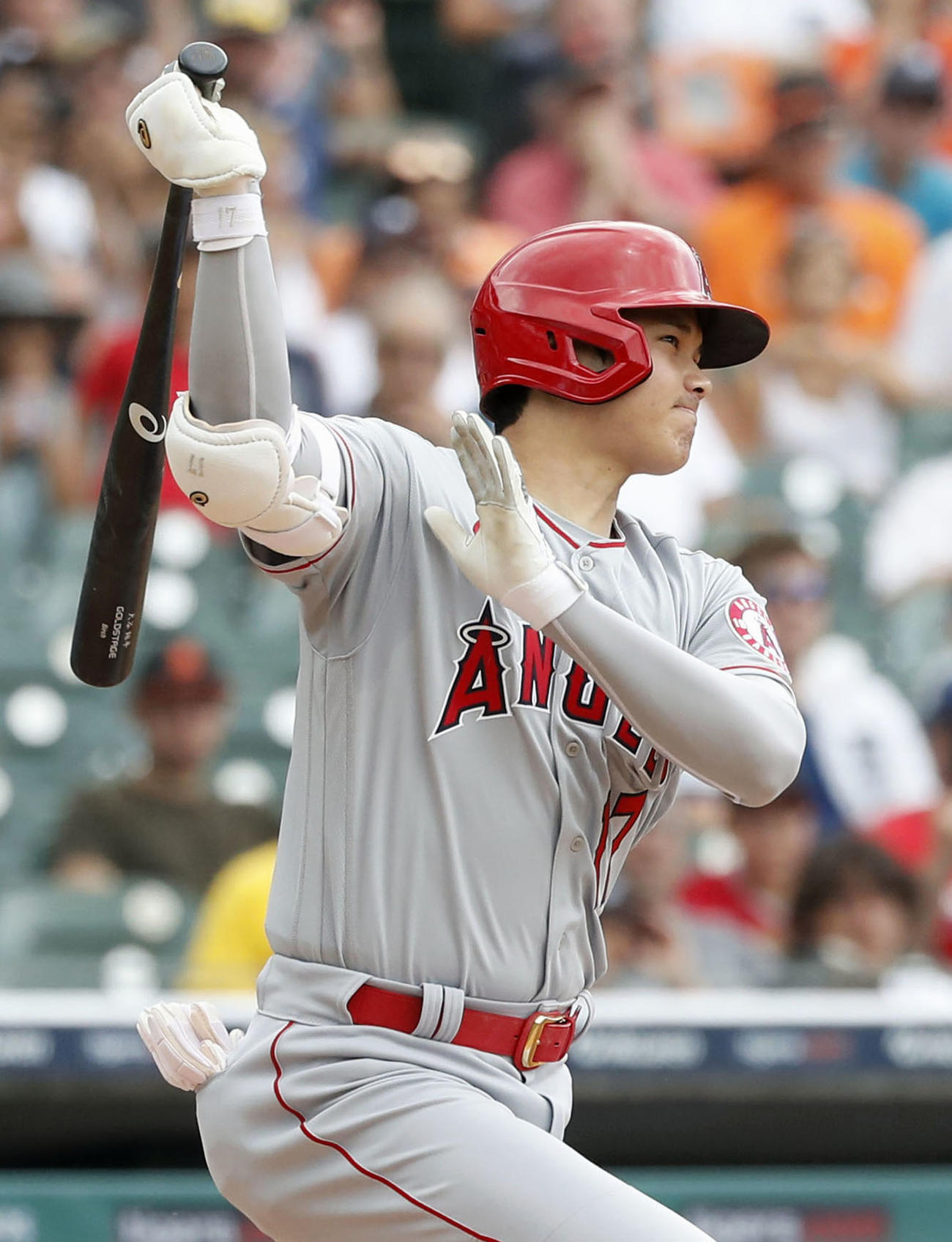 タイガース戦の3回、右前打を放つエンゼルス・大谷＝デトロイト（共同）