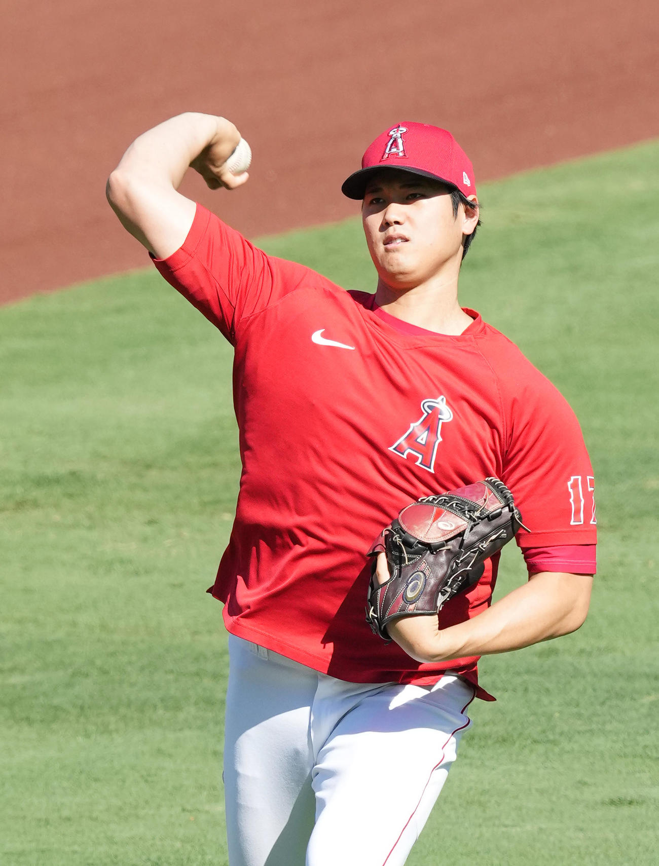 エンゼルス対パドレス　試合前、キャッチボールをするエンゼルス大谷（撮影・菅敏）