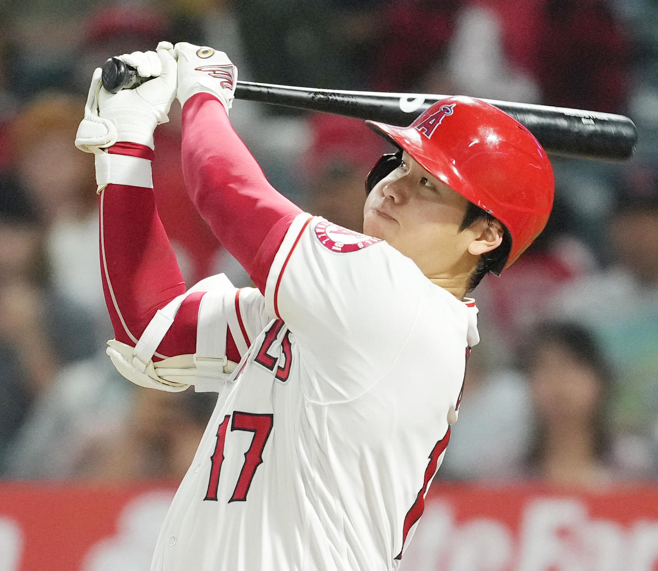 エンゼルス対レンジャーズ　5回裏エンゼルス2死一、三塁、右飛に倒れるエンゼルス大谷（撮影・菅敏）