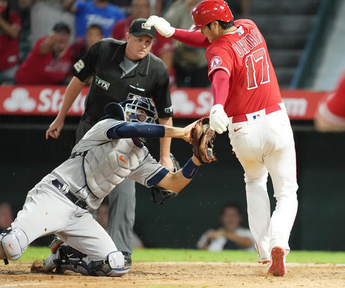 大谷翔平悔しタッチアップ失敗 好返球に ビッグプレーだった 相手監督 mlb写真ニュース 日刊スポーツ 大谷翔平悔しタッチアップ失敗 好返球に ビッグプレーだった 相手監督 mlb写真ニュース 日刊スポーツ