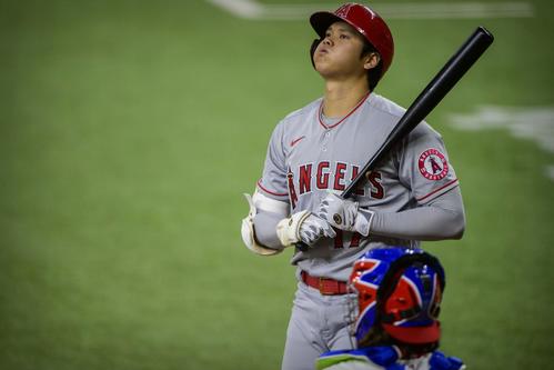 打席に入るエンゼルス大谷翔平（ロイター）