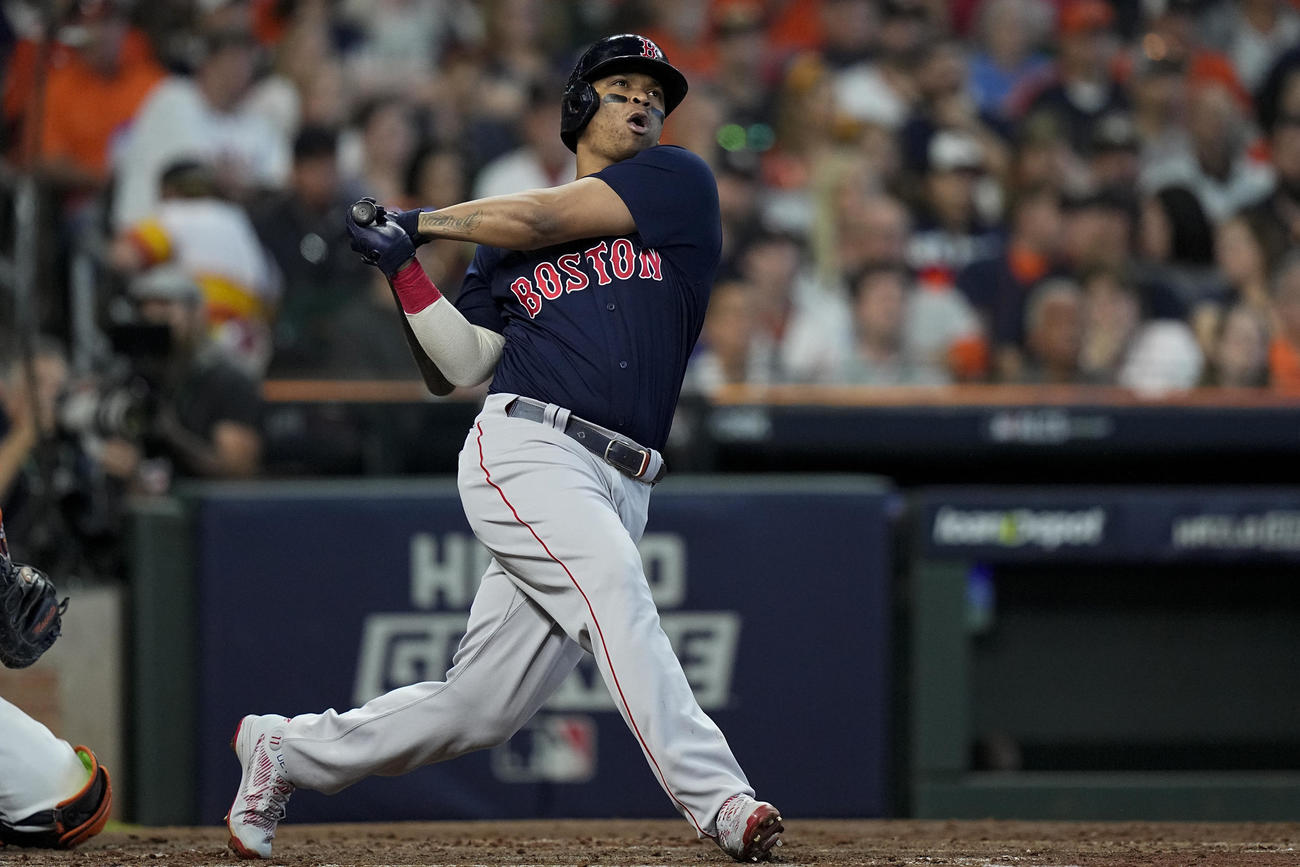 2回、右越え満塁本塁打を放つレッドソックスのディバース（AP）