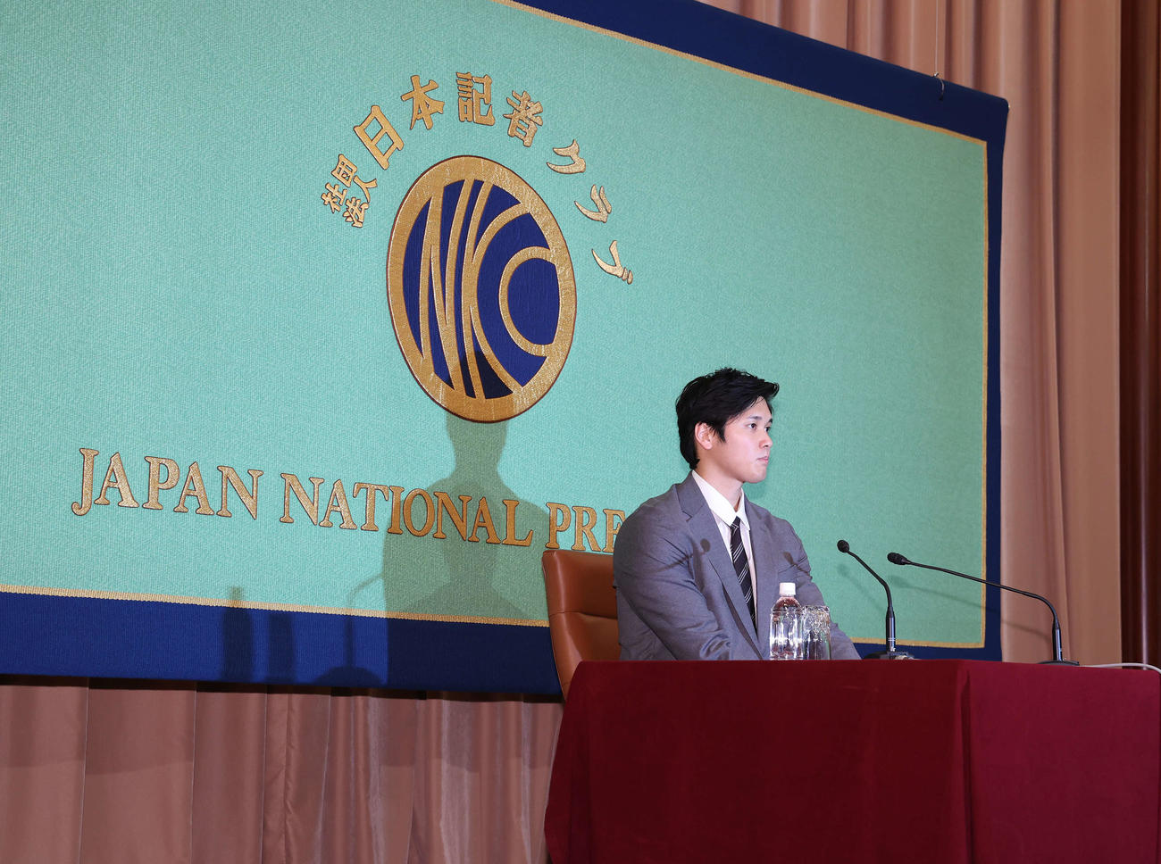 日本記者クラブでの会見に臨んだエンゼルス大谷（撮影・河野匠）