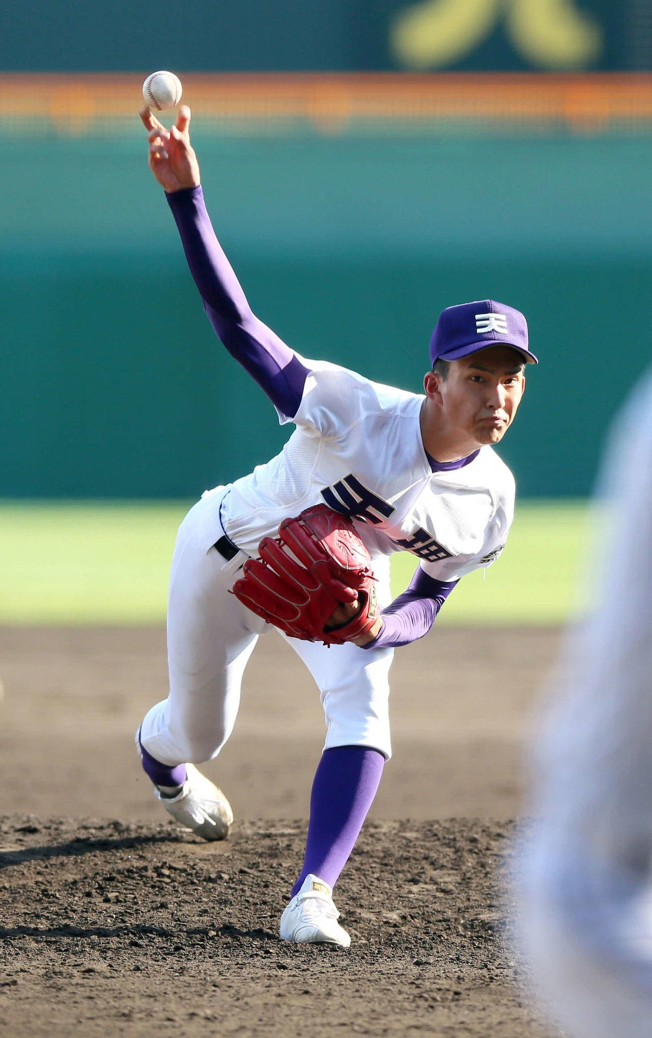 センバツで登板する天理時代の達孝太（2021年3月25日）