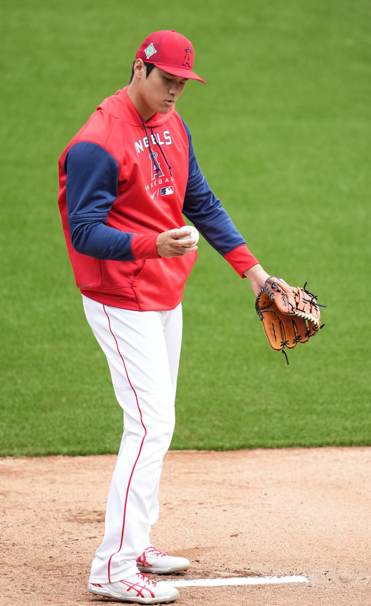 試合前練習でブルペンに入るエンゼルス大谷（撮影・鈴木みどり）