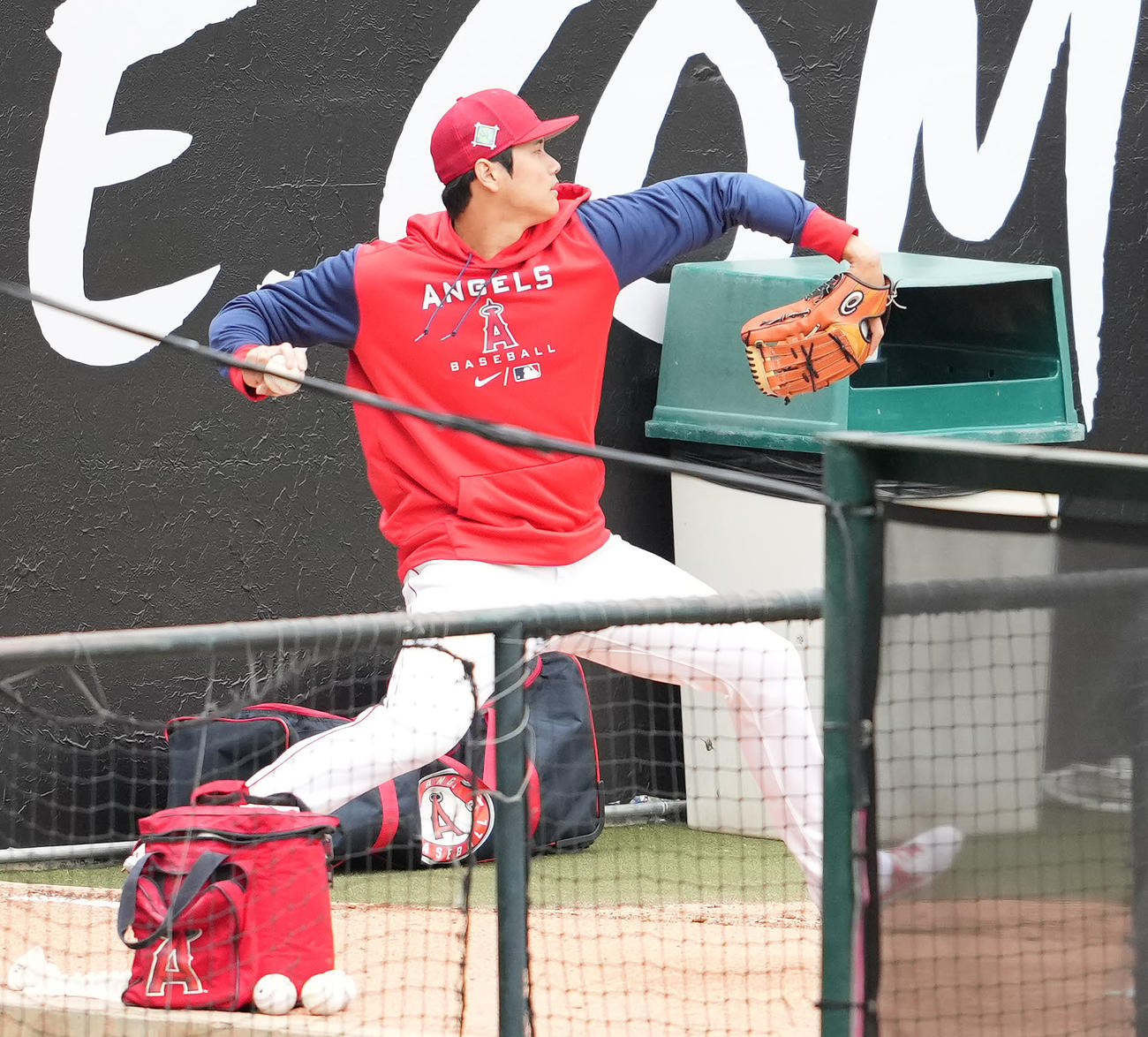 試合前練習でブルペンに入るエンゼルス大谷（撮影・鈴木みどり）