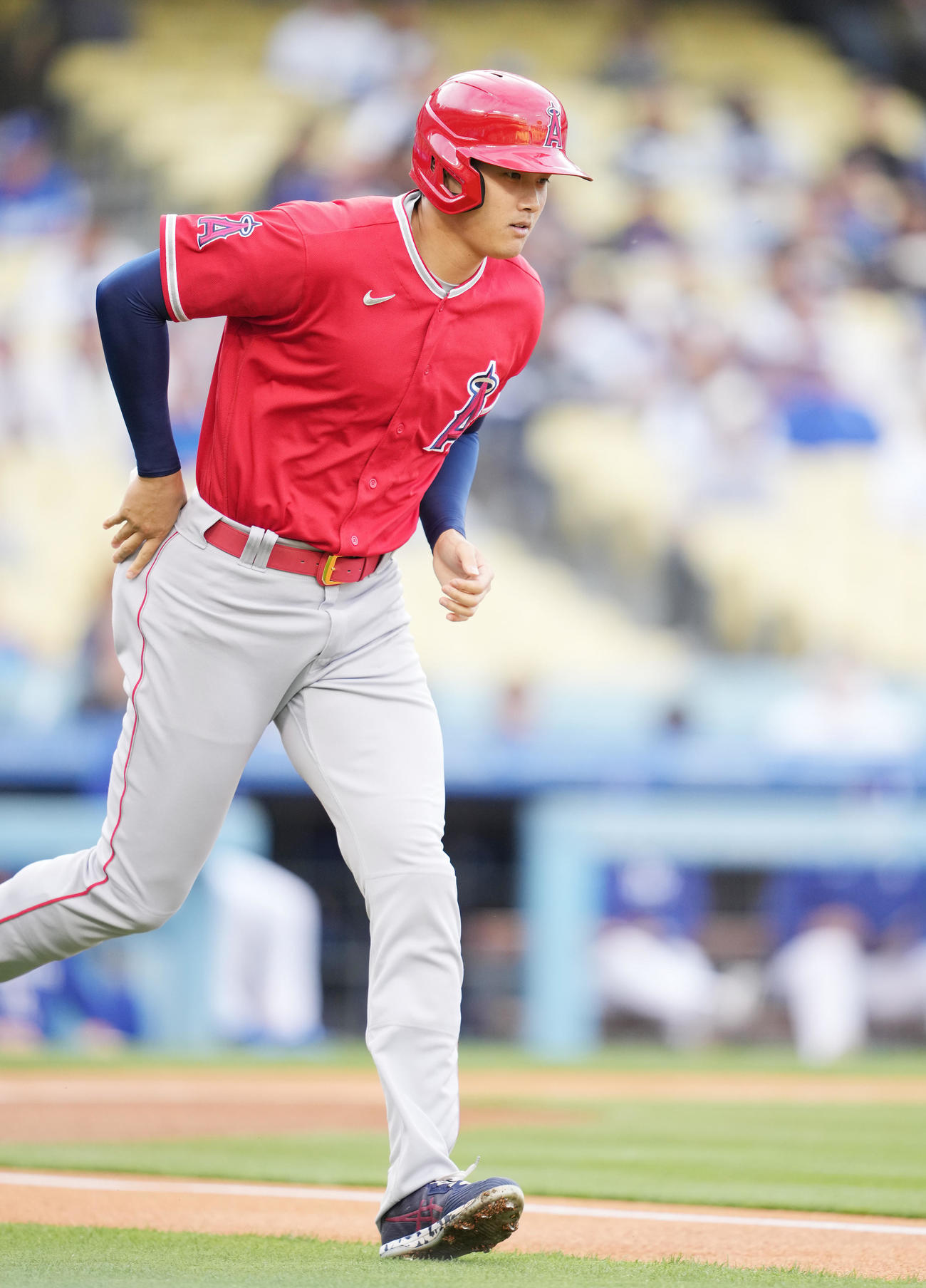 ドジャース対エンゼルス　1回表エンゼルス無死、四球を選び出塁する大谷（撮影・鈴木みどり）