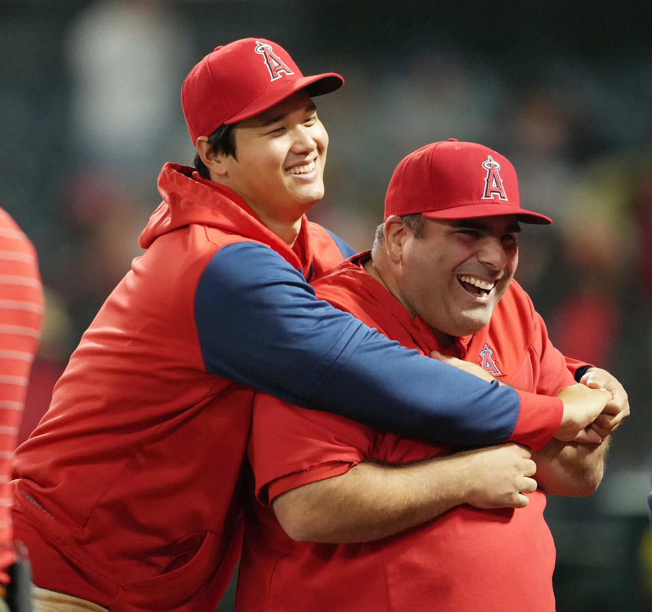 エンゼルス対マーリンズ　マーリンズに勝利し笑顔のエンゼルス大谷（左）（撮影・鈴木みどり）