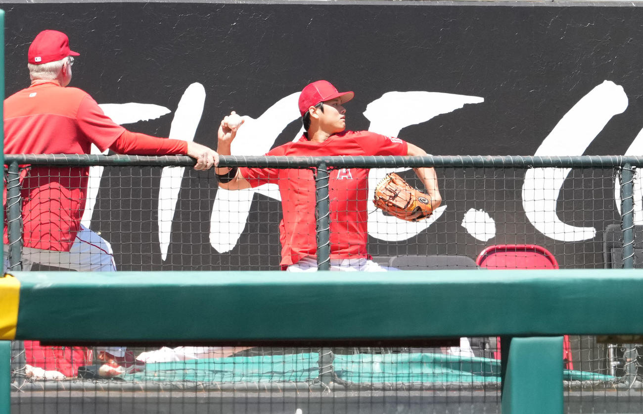 エンゼルス対マーリンズ　ブルペンで力投するエンゼルス大谷（撮影・鈴木みどり）