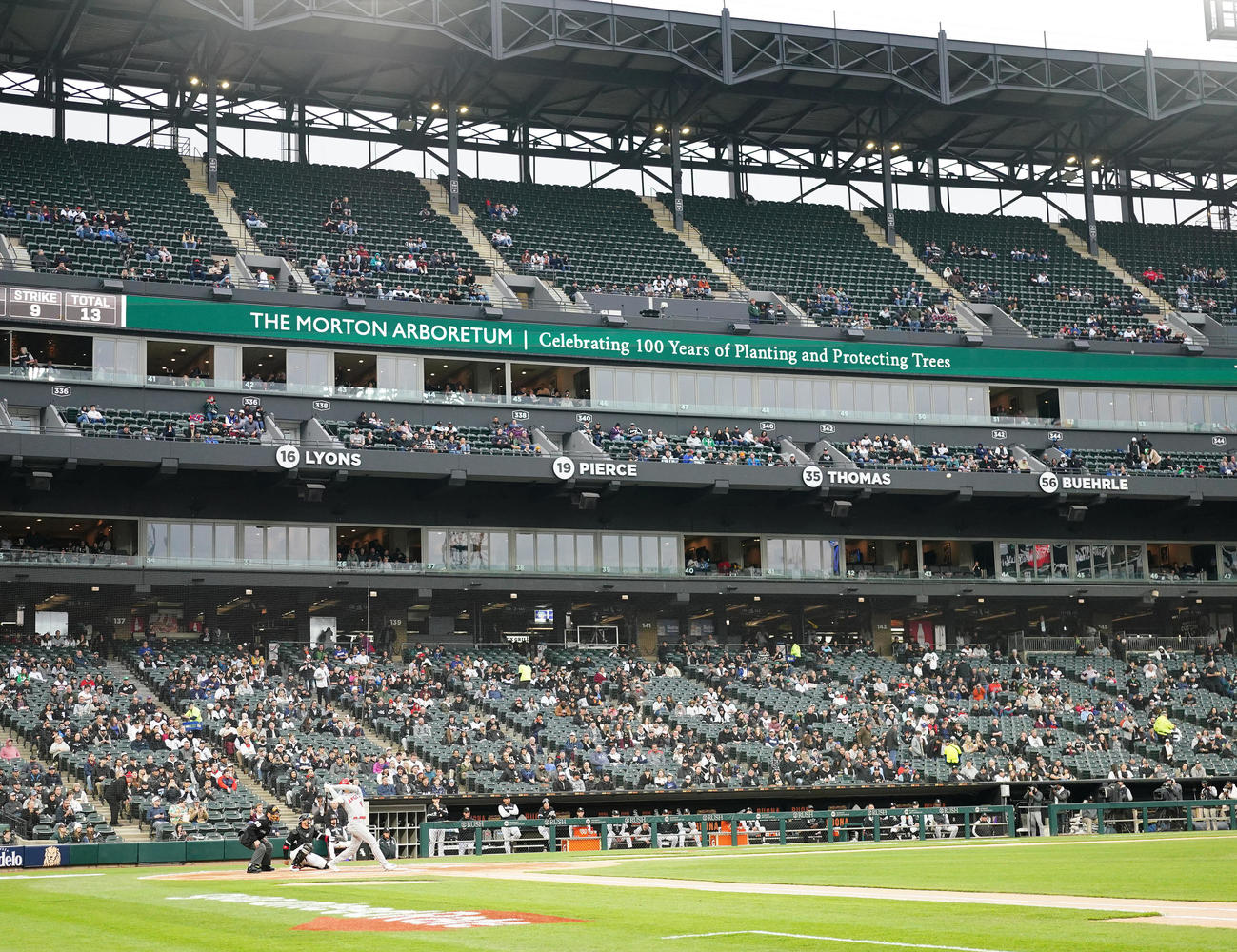 ホワイトソックス対エンゼルス　1回表エンゼルス2死、ソロ本塁打を放つ大谷（撮影・江口和貴）