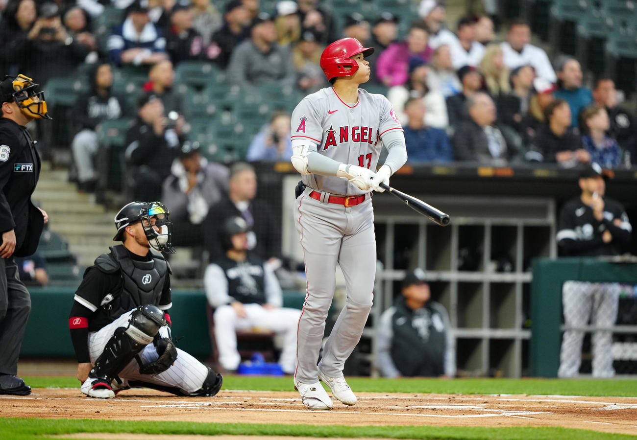 ホワイトソックス対エンゼルス　1回表エンゼルス2死、ソロ本塁打を放つ大谷（撮影・江口和貴）