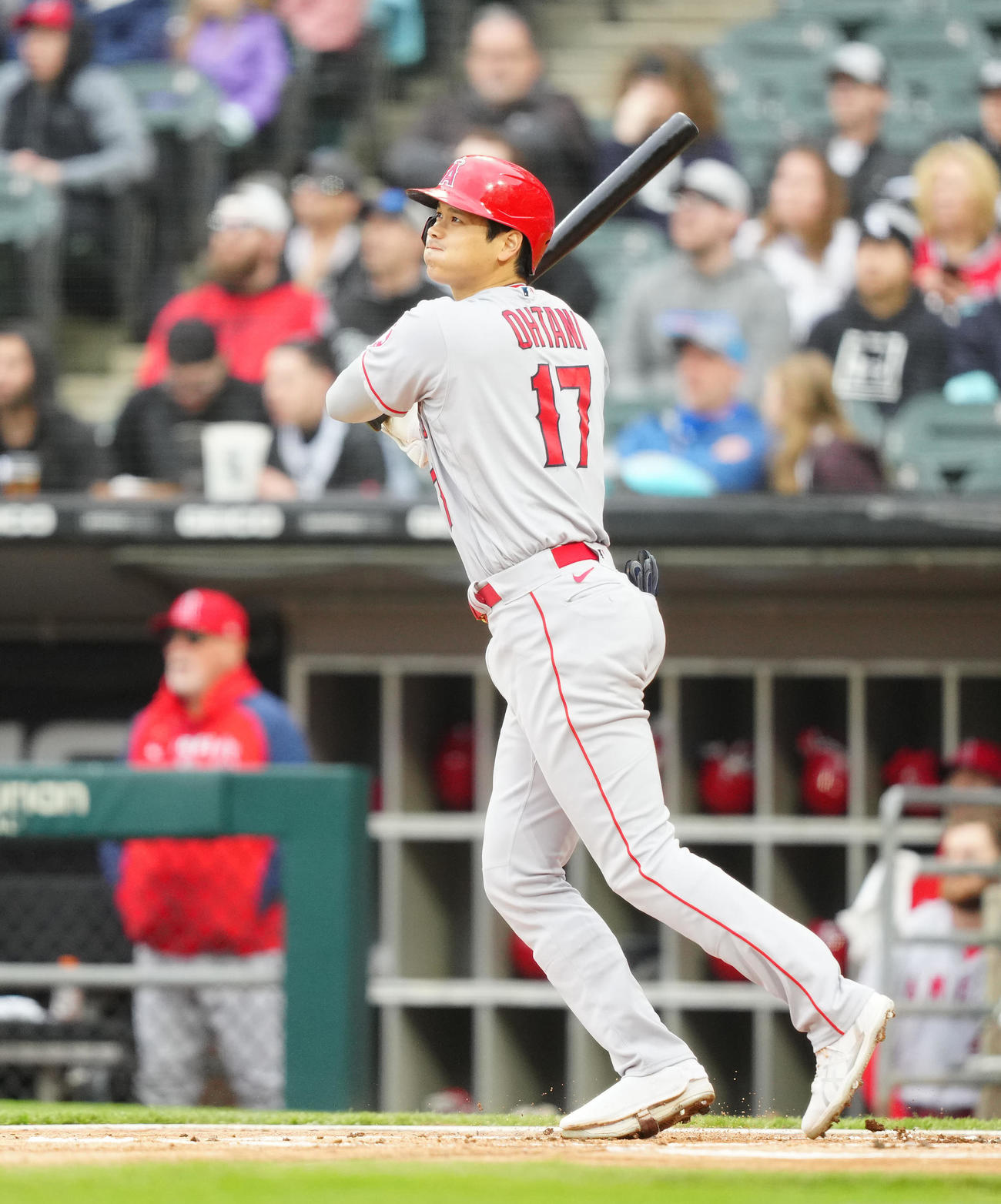 ホワイトソックス対エンゼルス　1回表エンゼルス2死一塁、中飛に倒れる大谷（撮影・江口和貴）