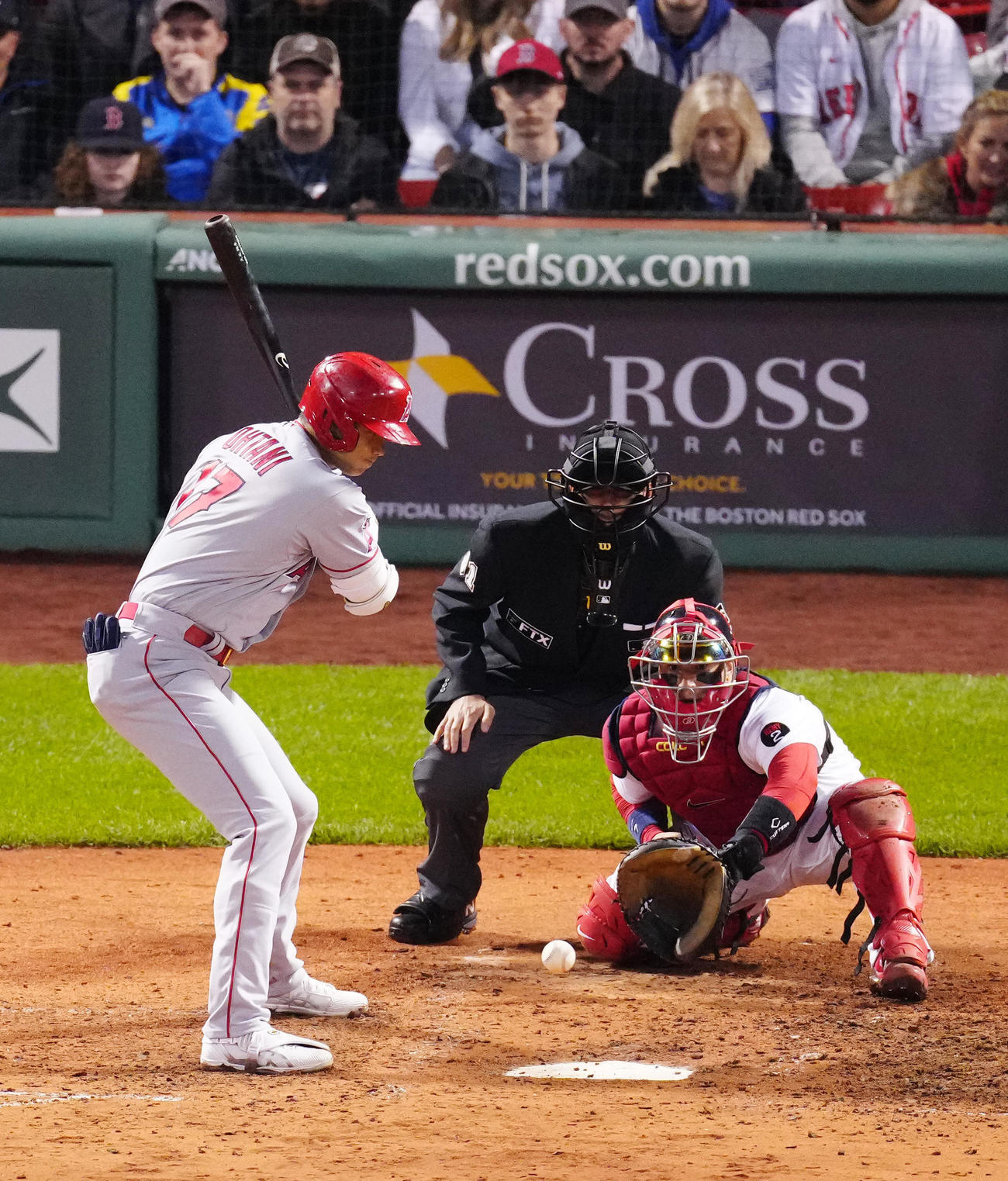 レッドソックス対エンゼルス　9回表エンゼルス1死一塁、四球を選ぶ大谷（撮影・江口和貴）