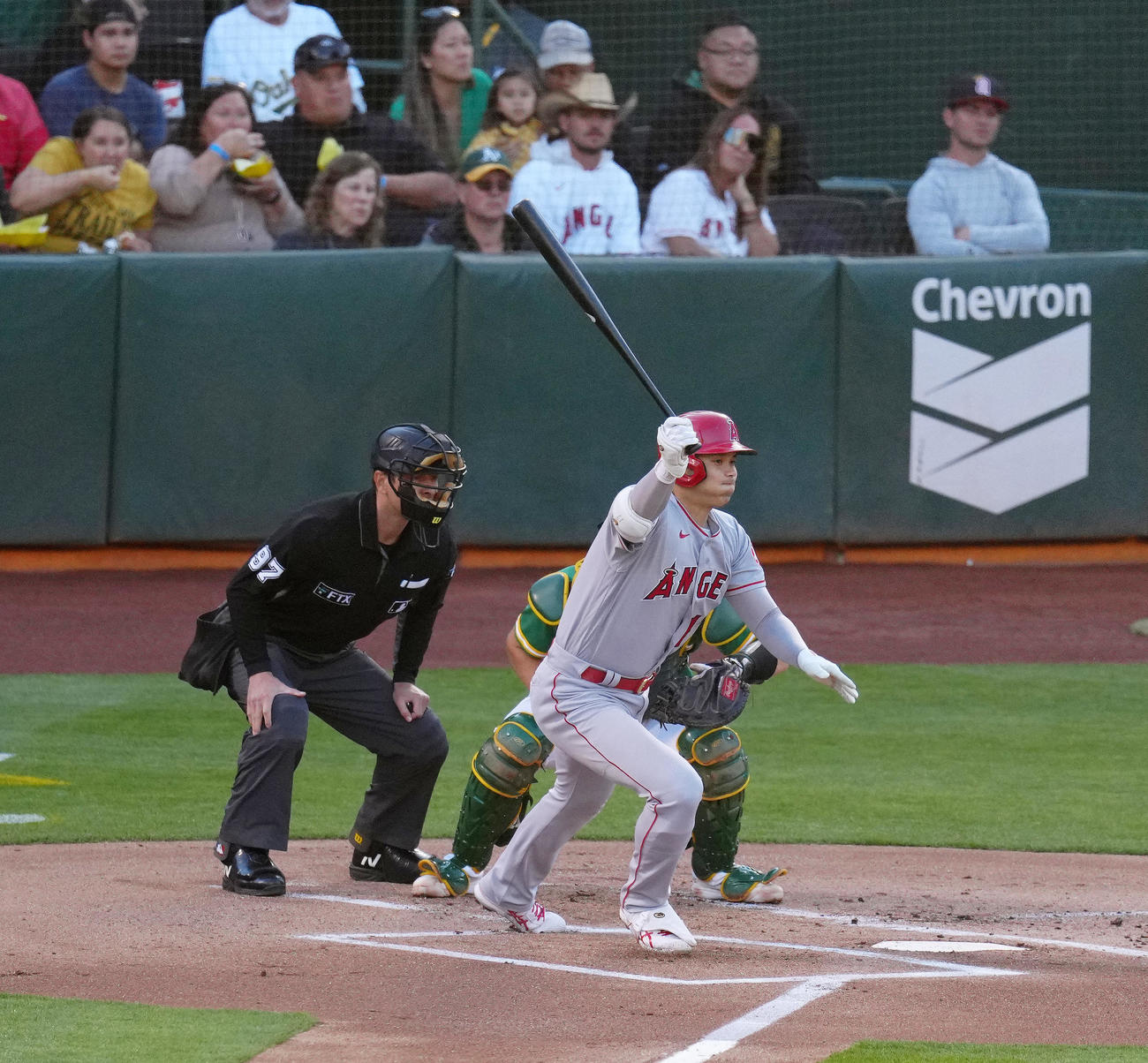 アスレチックス対エンゼルス　1回表エンゼルス1死一塁、併殺に倒れる大谷（撮影・江口和貴）