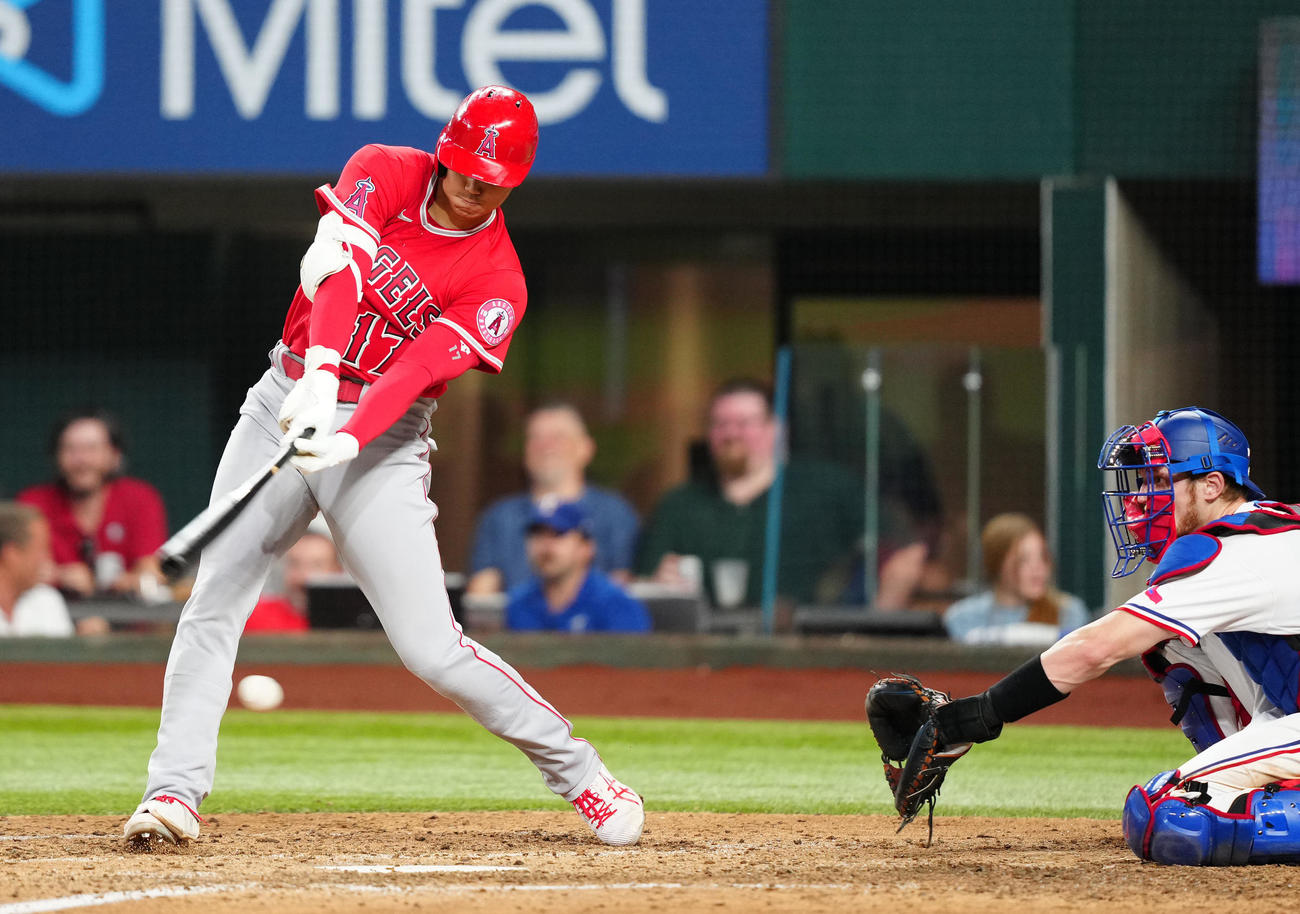 レンジャーズ対エンゼルス　7回表エンゼルス無死、空振り三振に倒れる大谷（撮影・江口和貴）