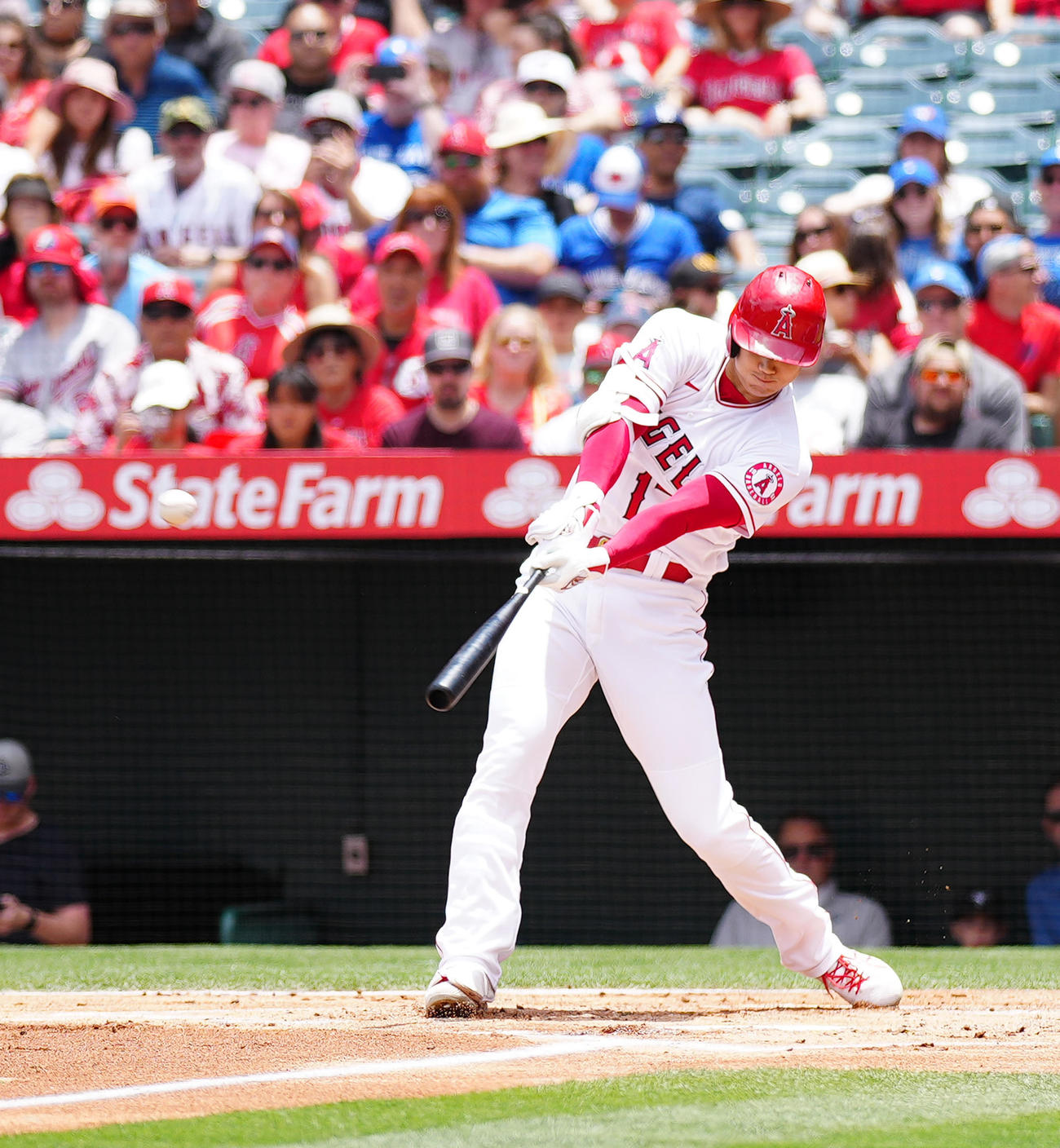 エンゼルス対ブルージェイズ　1回裏エンゼルス1死、先制ソロ本塁打を放つ大谷（撮影・江口和貴）