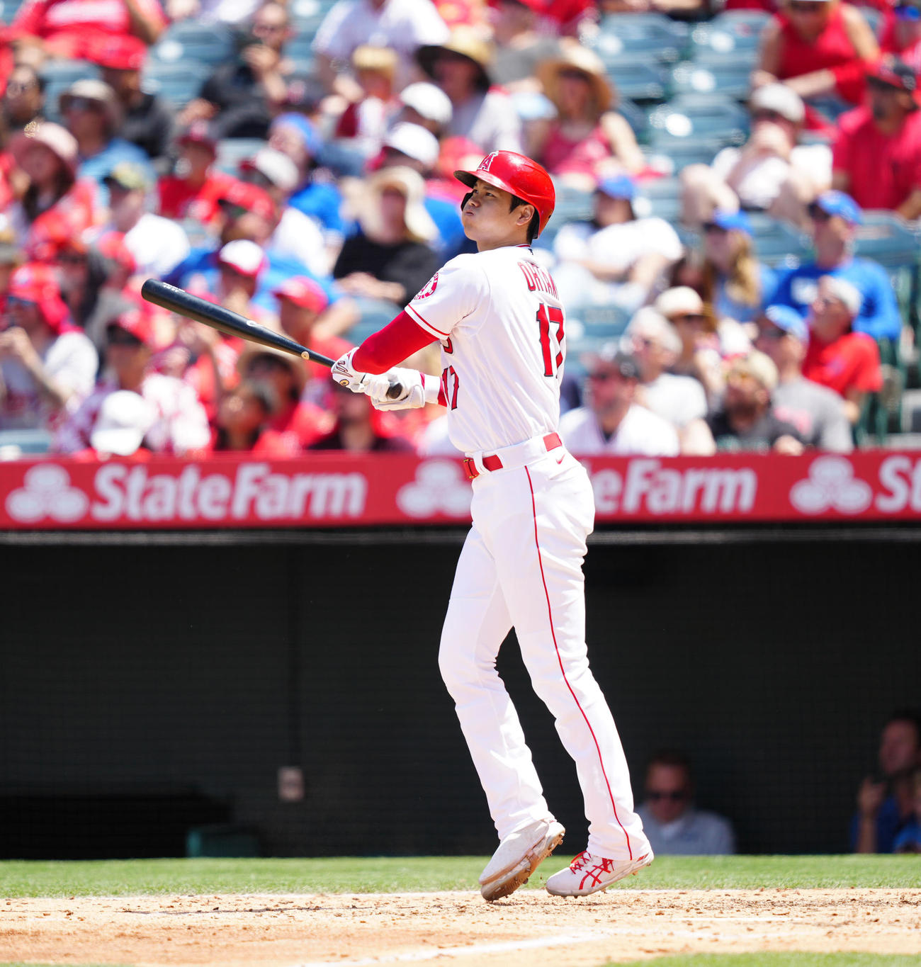 エンゼルス対ブルージェイズ　3回裏エンゼルス無死一塁、2打席連続となる2点本塁打を放つ大谷（撮影・江口和貴）