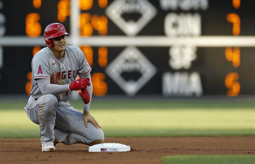 フィリーズ戦の1回、二盗に失敗したエンゼルス大谷＝フィラデルフィア（共同）