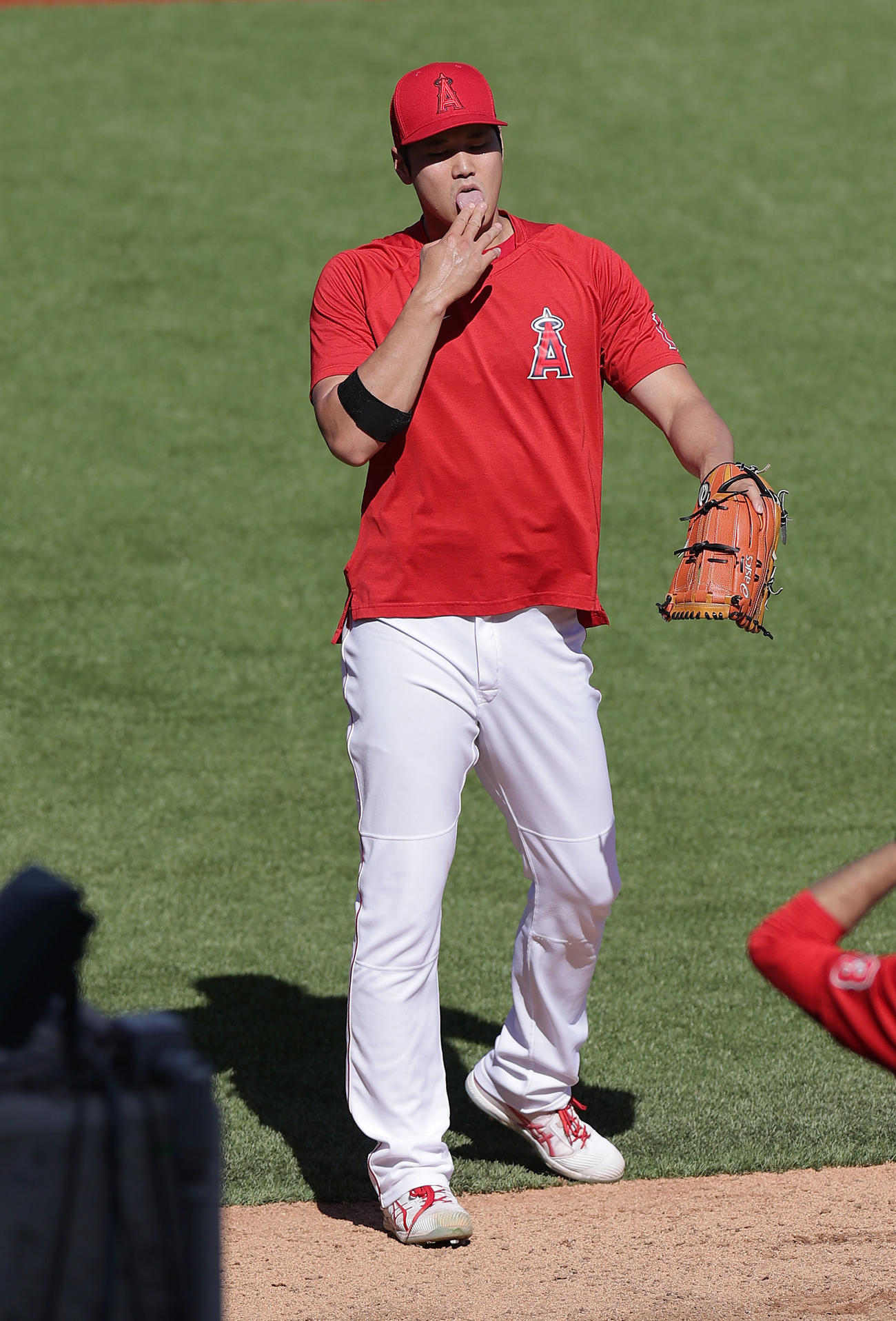 エンゼルス対レッドソックス　試合前、ブルペンで調整するエンゼルス大谷（撮影・前田充）