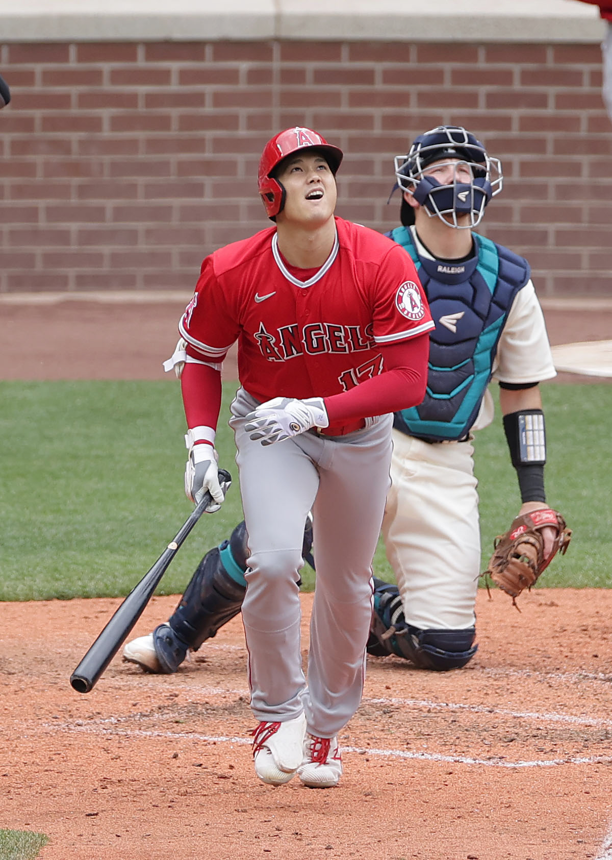 マリナーズ対エンゼルス　ダブルヘッダーの第1試合　8回表エンゼルス無死、右飛に倒れる大谷（撮影・前田充）