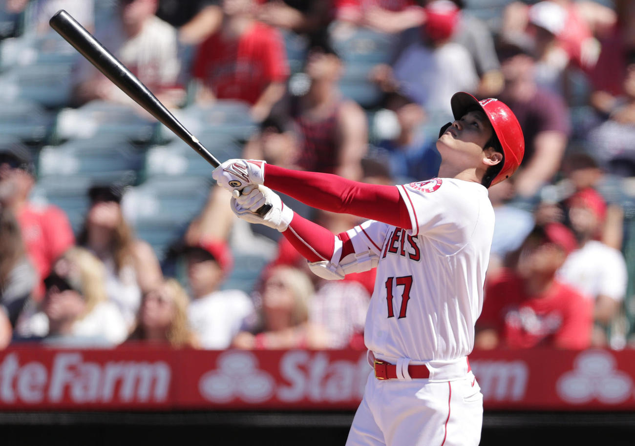 エンゼルス対マリナーズ　7回裏エンゼルス1死一、二塁、左飛に倒れる大谷（撮影・前田充）