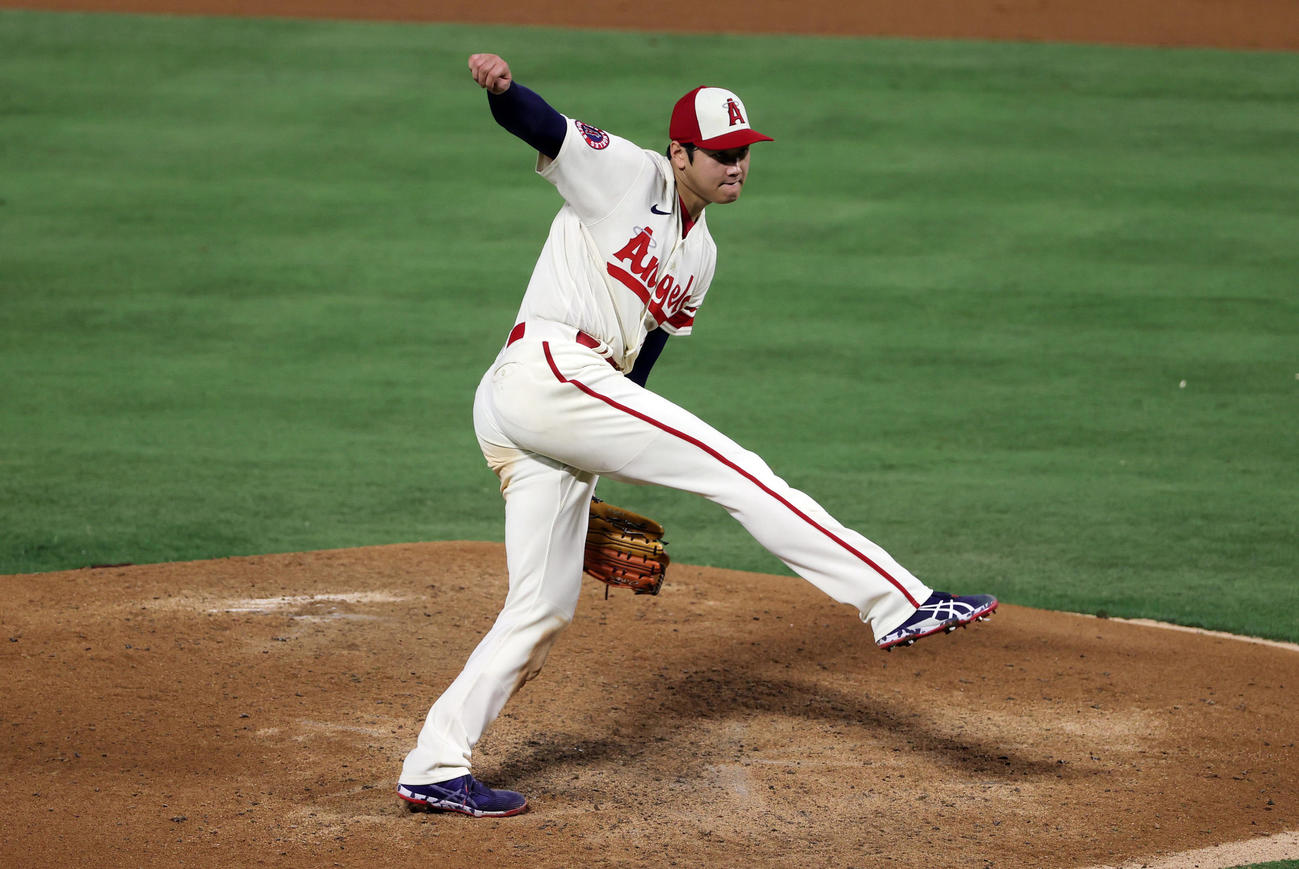 エンゼルス対ホワイトソックス　6回表、力投するエンゼルス大谷（撮影・前田充）