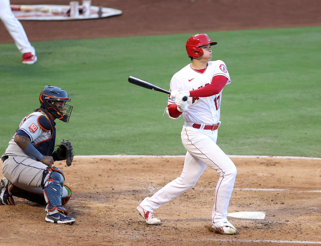 エンゼルス対アストロズ　2回裏エンゼルス2死一、二塁、2点適時三塁打を放つ大谷（撮影・狩俣裕三）