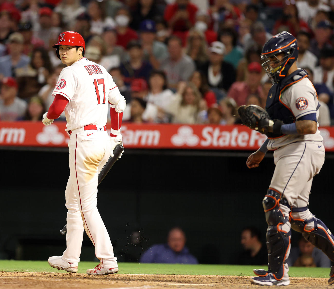 エンゼルス対アストロズ　4回裏エンゼルス2死一塁、四球を選ぶ大谷（撮影・狩俣裕三）