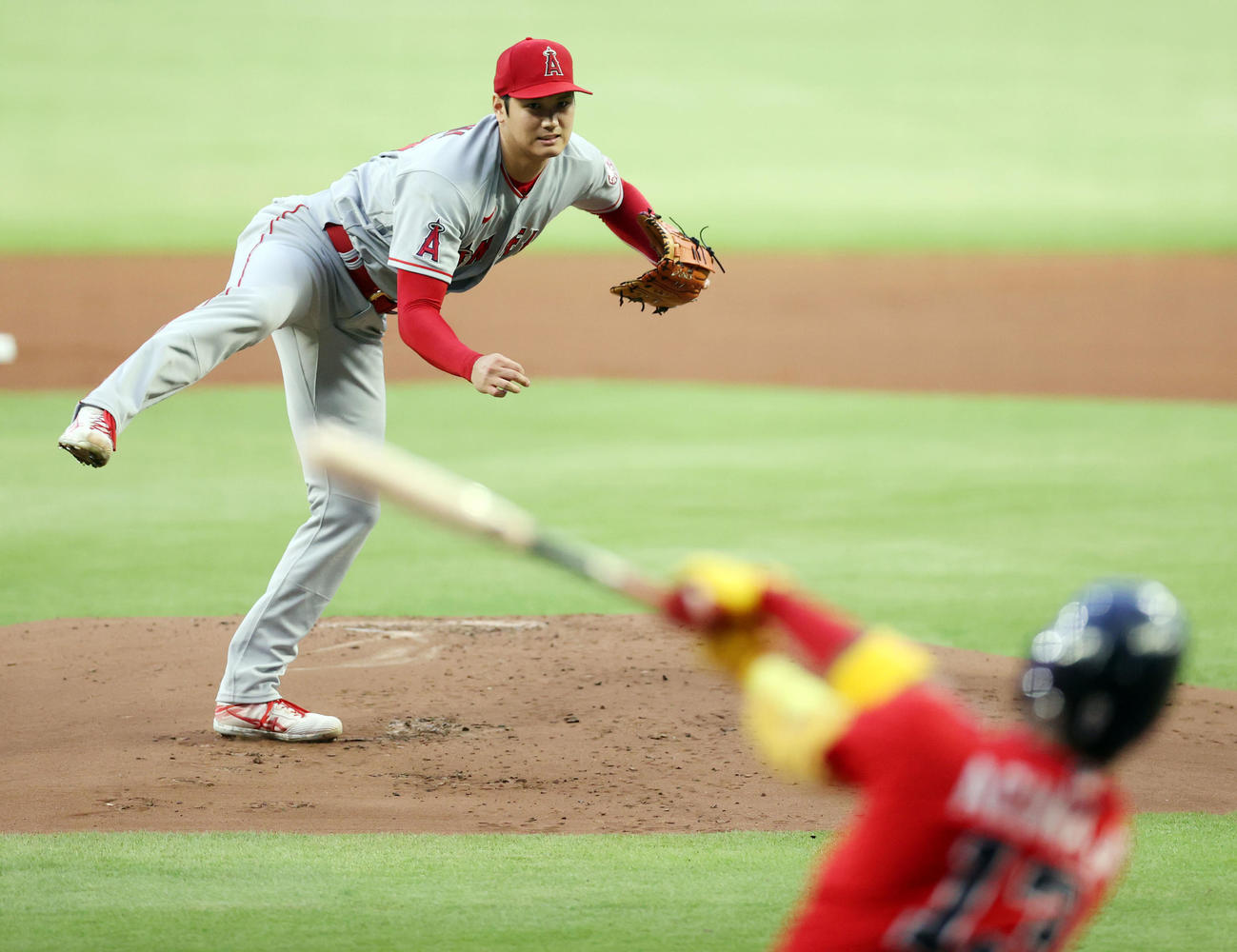 ブレーブス対エンゼルス　1回裏ブレーブス無死、アクーニャを空振り三振に仕留めるエンゼルス先発の大谷（撮影・狩俣裕三）