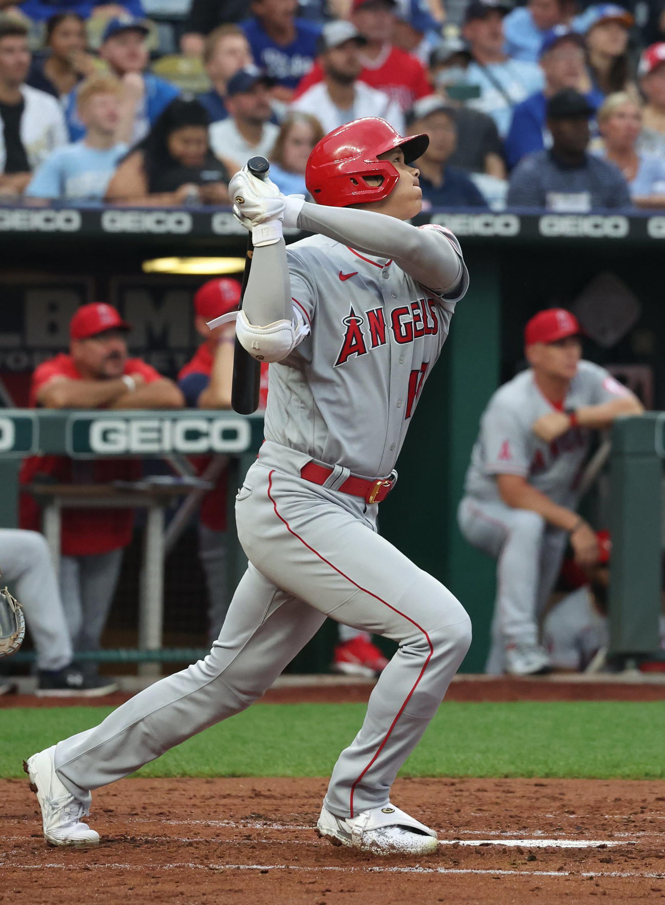 ロイヤルズ対エンゼルス　3回表エンゼルス1死、先制ソロ本塁打を放つ大谷（撮影・狩俣裕三）