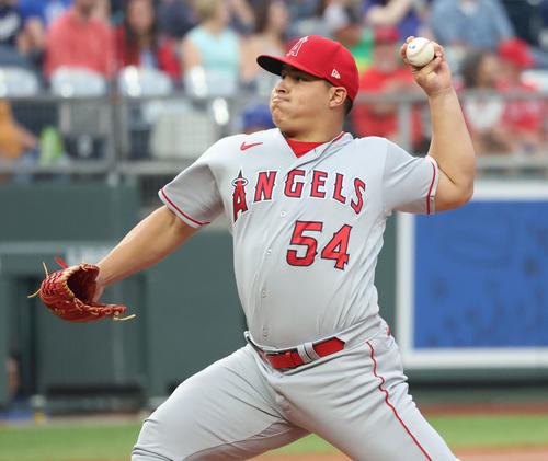 ロイヤルズ対エンゼルス　エンゼルス先発のスアレス（撮影・狩俣裕三）