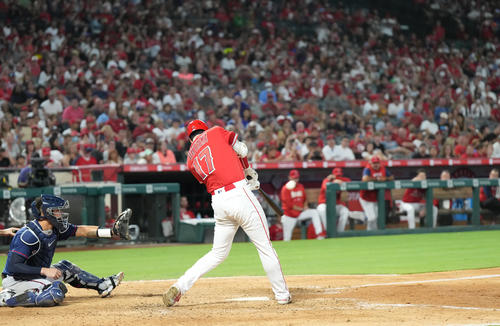 大谷翔平、3試合ぶり26号ソロ 8月4本目、前日視察の恩師栗山監督に