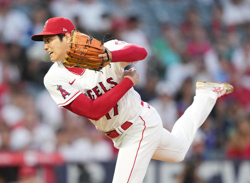 マリナーズ戦に登板し、力投するエンゼルス大谷（撮影・菅敏）
