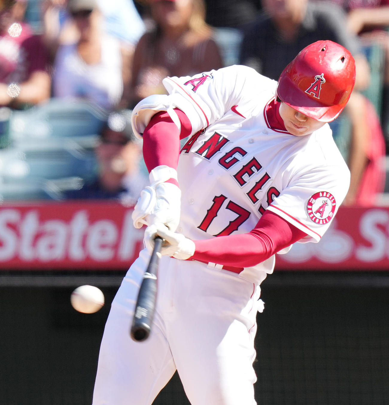 エンゼルス対マリナーズ　7回裏エンゼルス無死一塁、右翼線に適時三塁打を放つ大谷（撮影・菅敏）