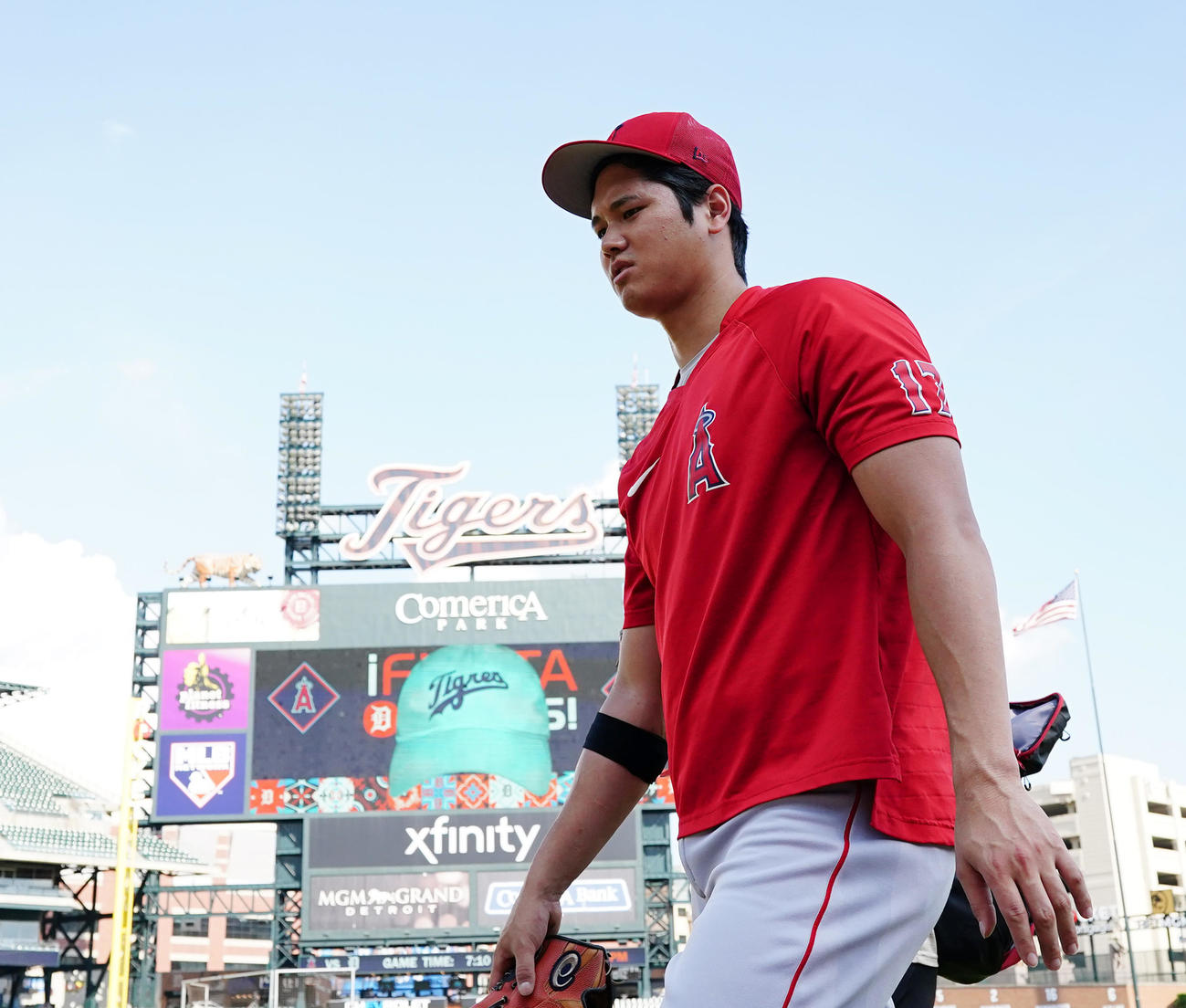 タイガース対エンゼルス　試合前の練習を終え、ロッカールームに戻るエンゼルス大谷（撮影・菅敏）