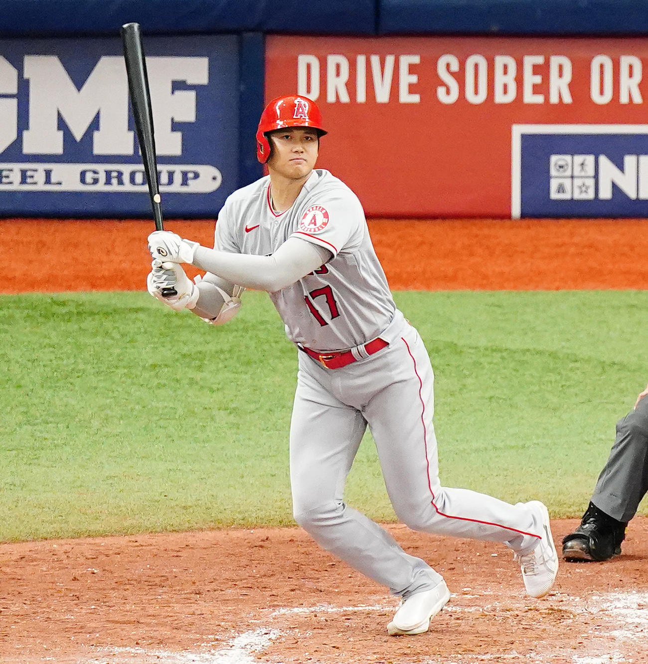レイズ対エンゼルス　8回表エンゼルス無死二塁、中適時二塁打を放つ大谷（撮影・菅敏）